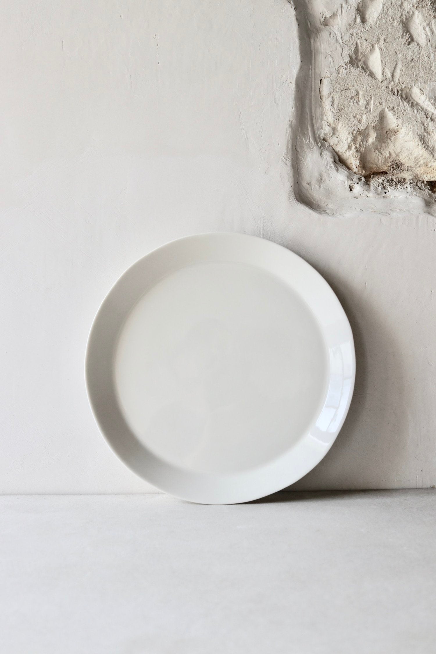 Assiette moyenne en porcelaine Simple