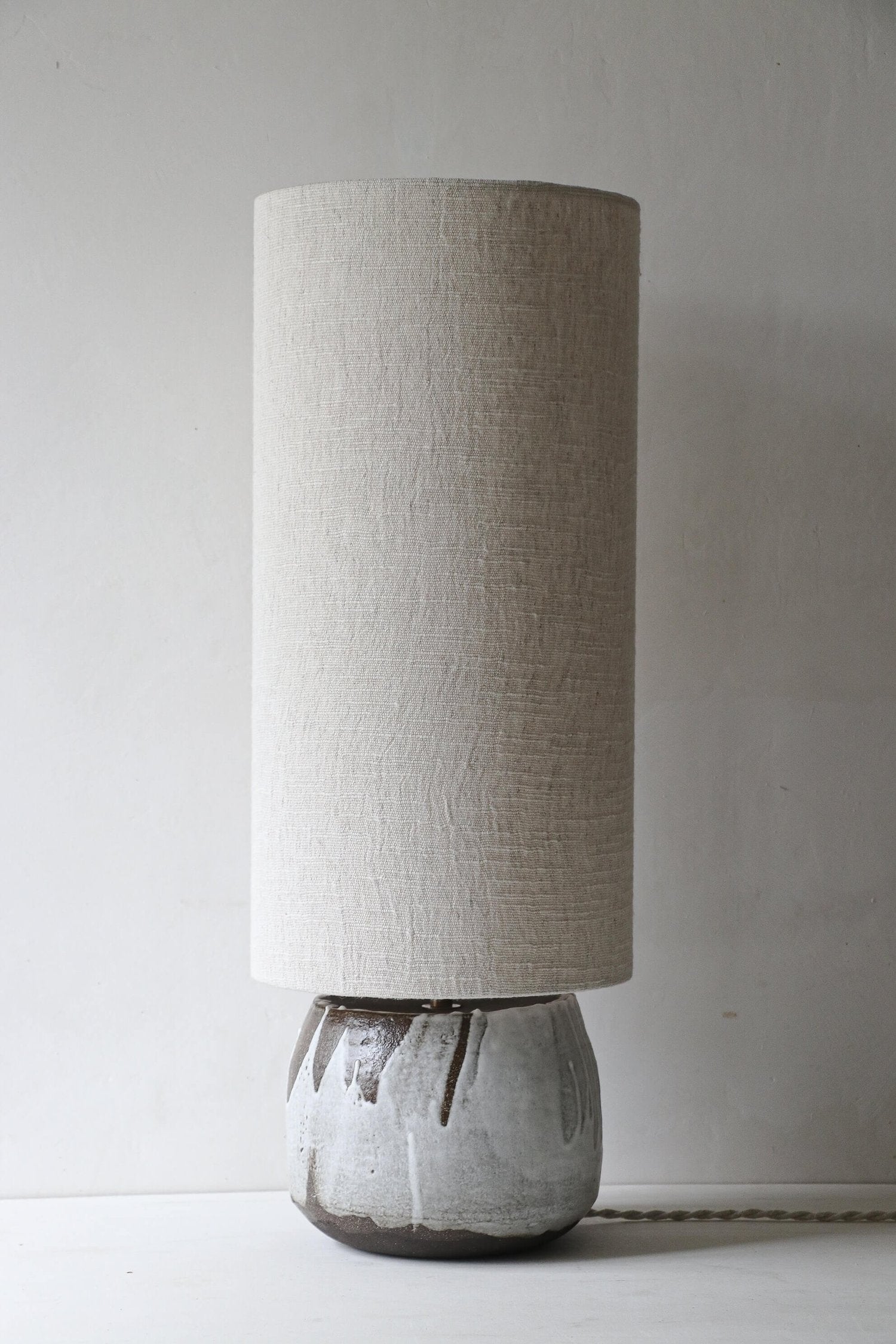 Lampe à poser en grès noir Signature 005