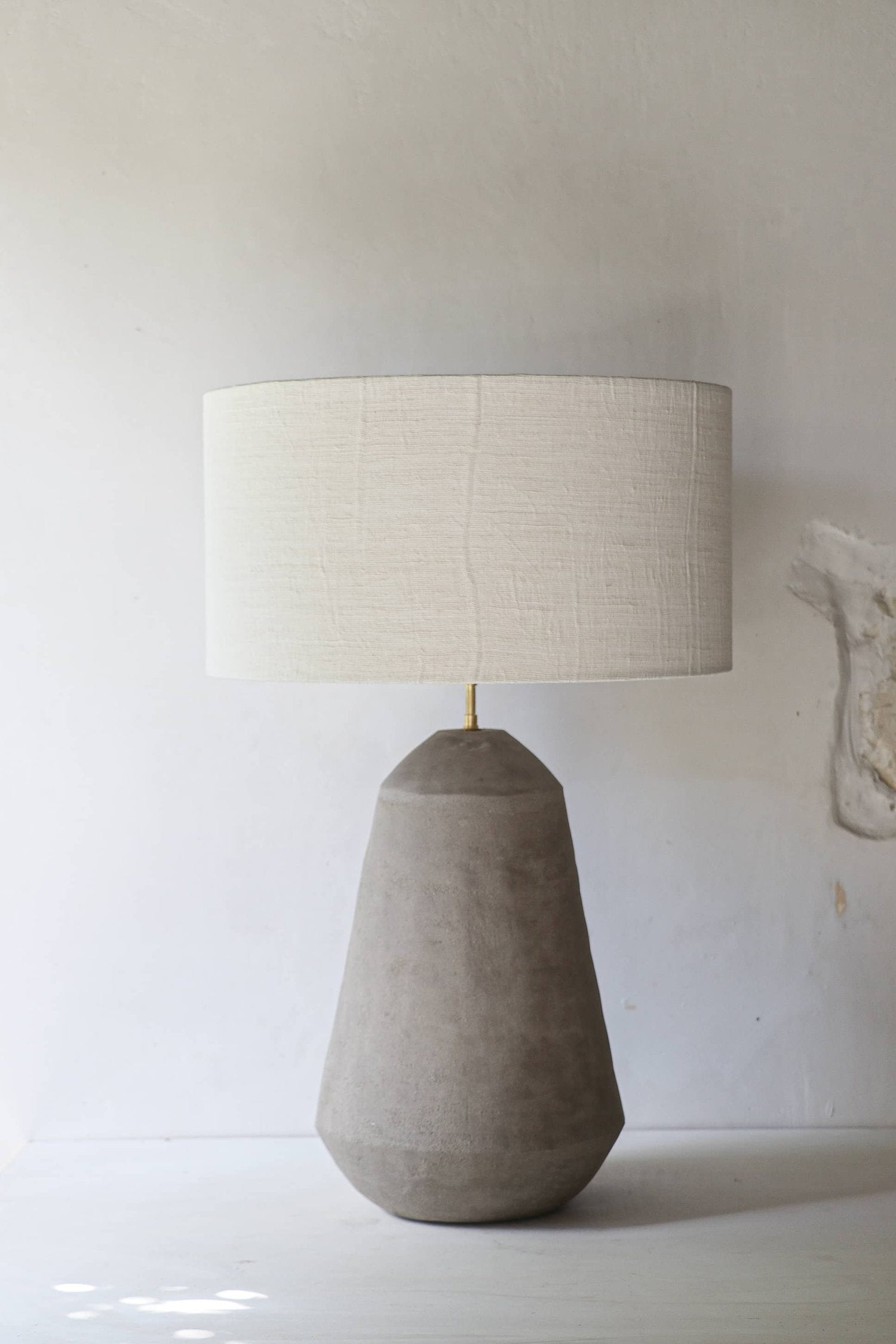 Lampe à poser en grès Signature 010