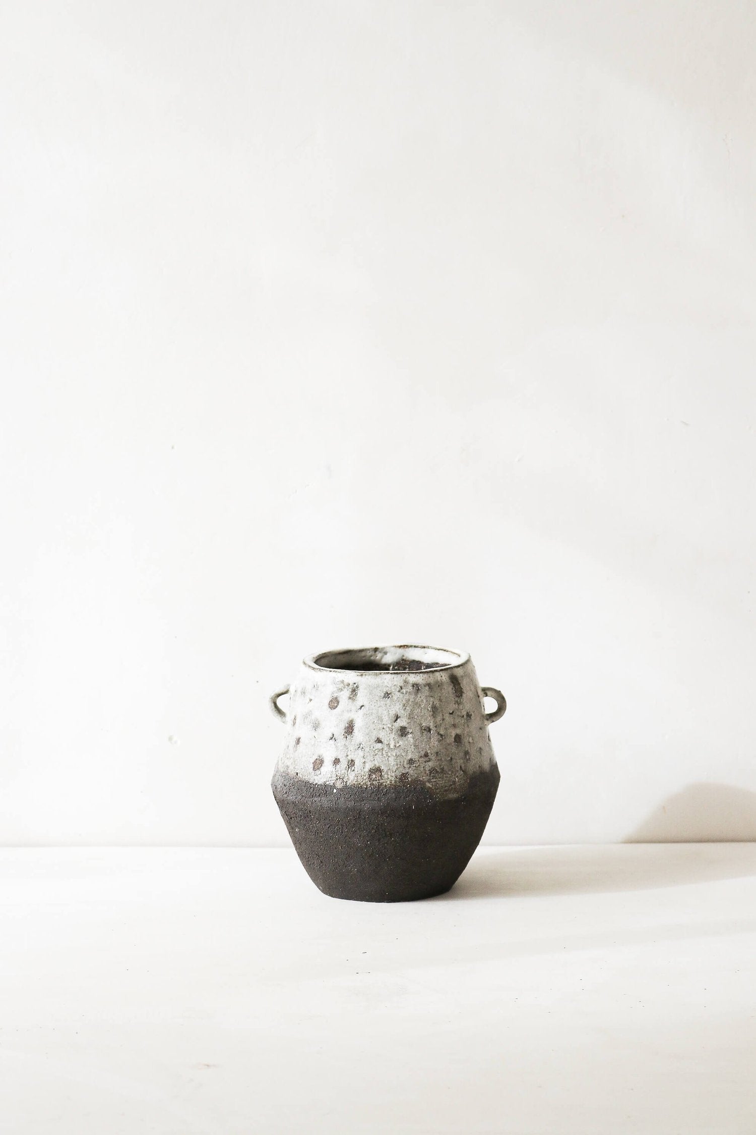 Pot en grès noir P005