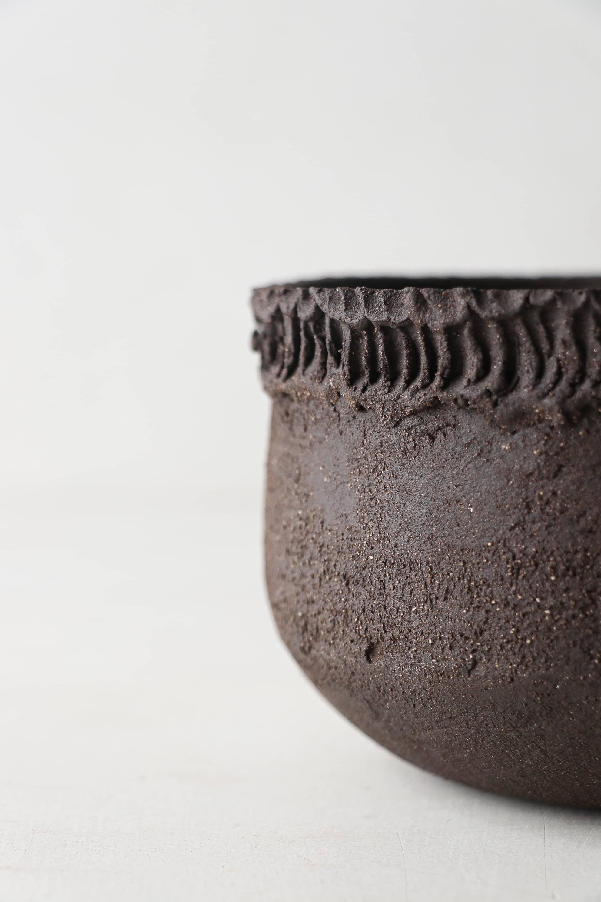 Pot en grès noir P016