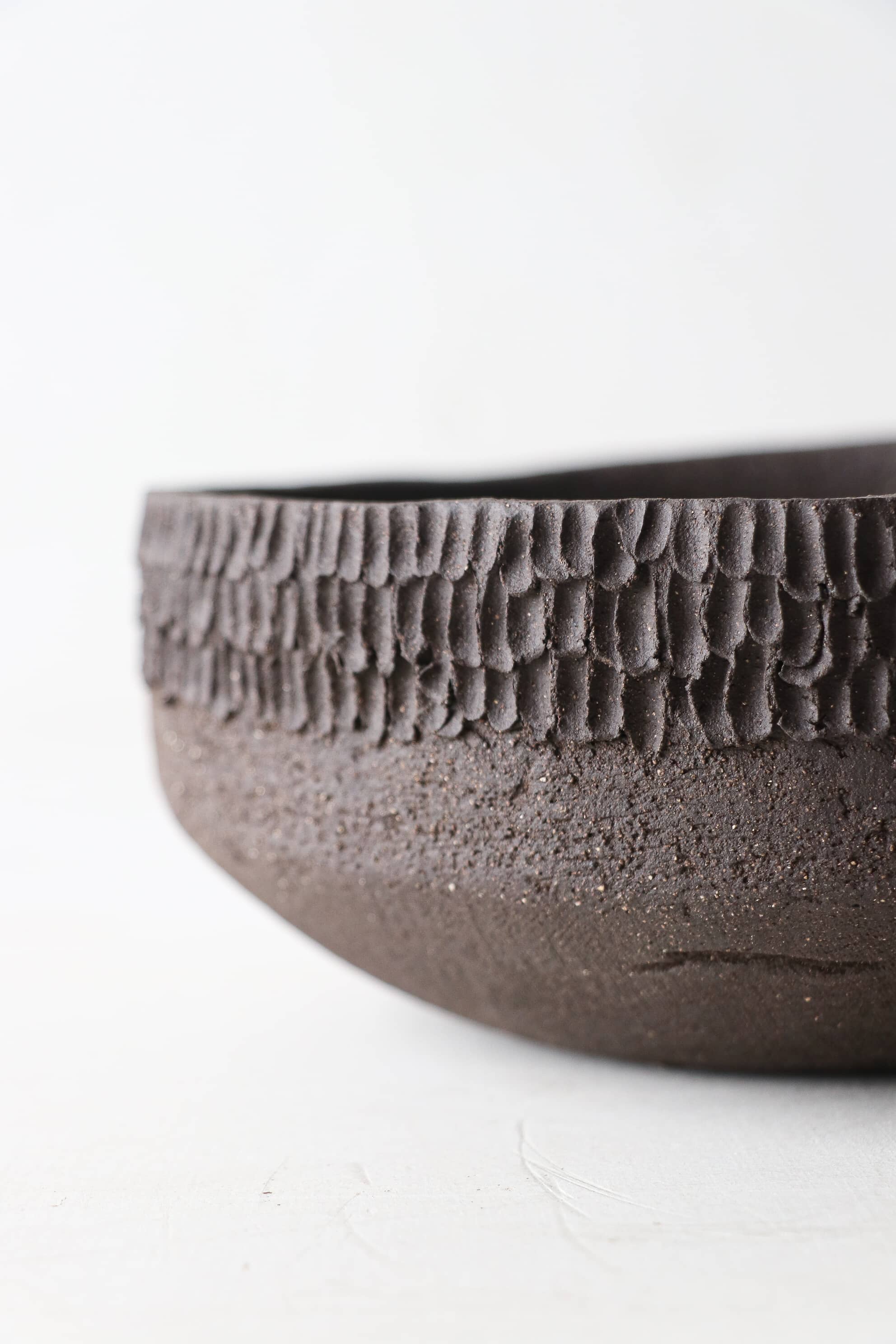 Coupe en grès noir C018