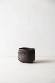 Pot en grès noir P011