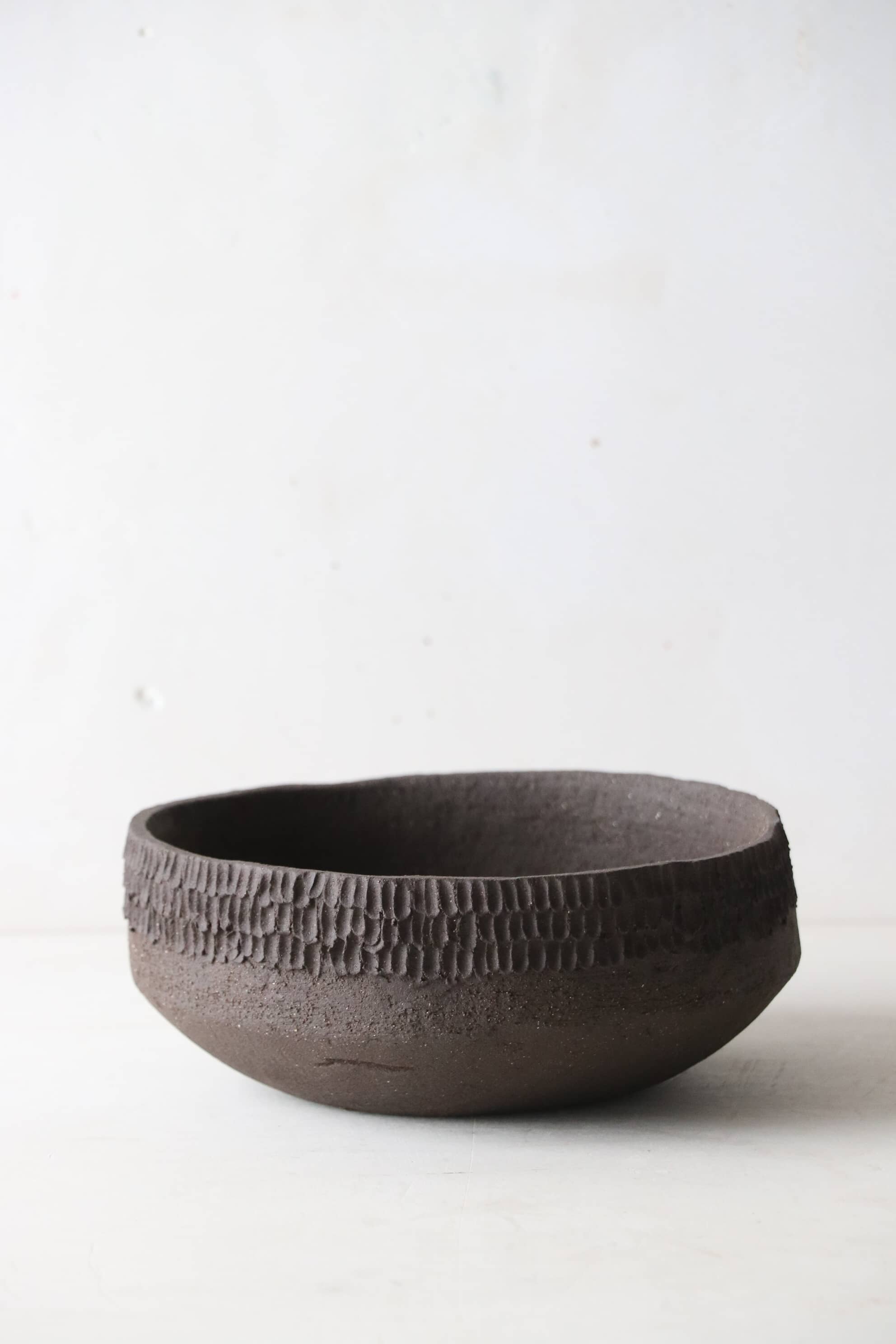 Coupe en grès noir C017