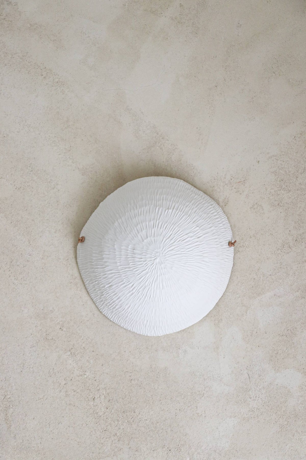 Applique ronde en porcelaine blanche Empreintes 2