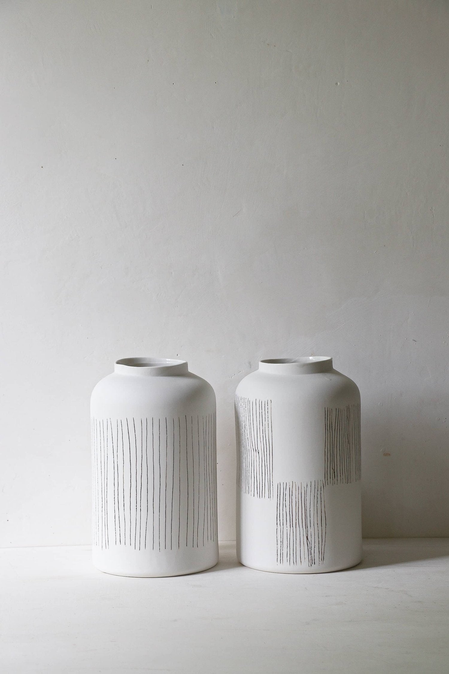 Grand vase en porcelaine Simple Mishima noir