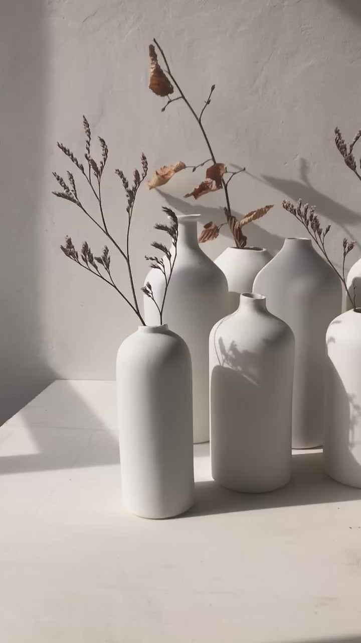 Charger la vidéo : Vase en porcelaine Simple