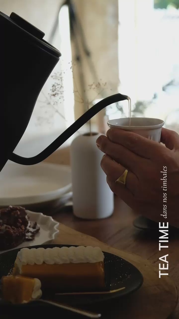 Charger la vidéo : Timbale en porcelaine
